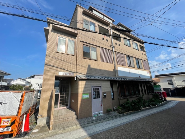 カルム中山の物件外観写真