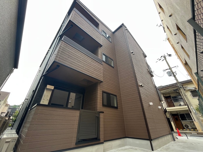 エムグレース神戸湊川の物件外観写真