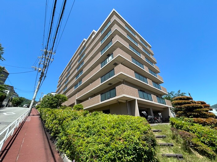 ヴィオレット宝塚の物件外観写真