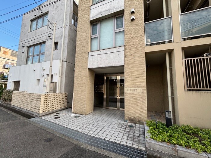 アイフラットの物件外観写真