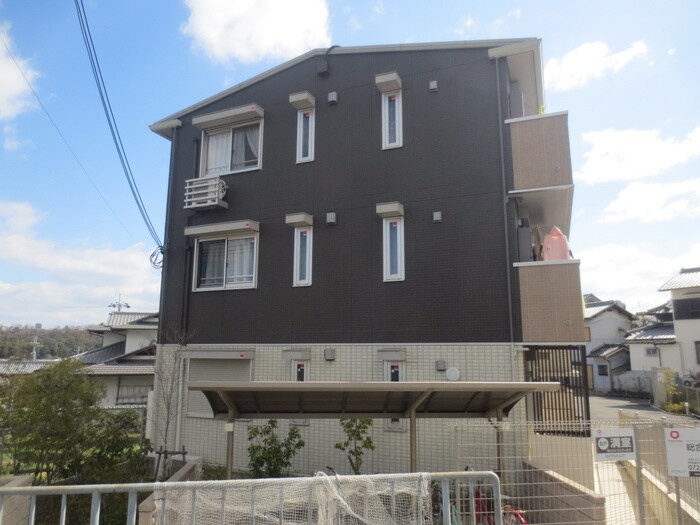 ノイエス　カーサの物件外観写真