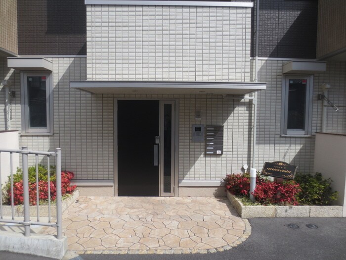 ノイエス　カーサの物件外観写真