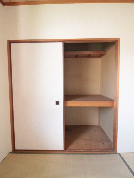 ロイヤルハイツの物件内観写真