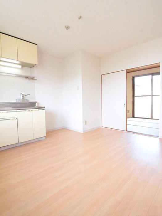 ロイヤルハイツの物件内観写真