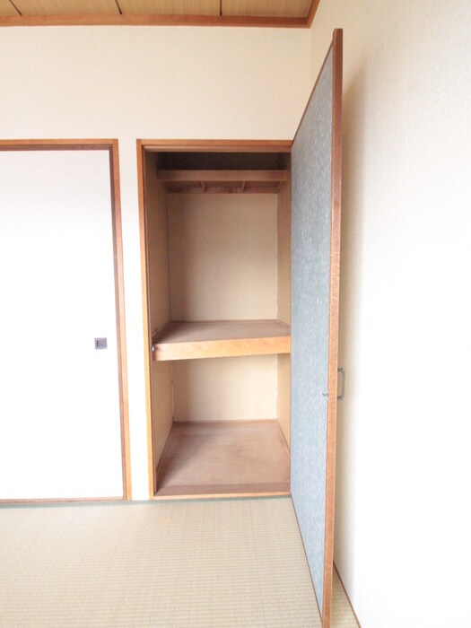 ロイヤルハイツの物件内観写真