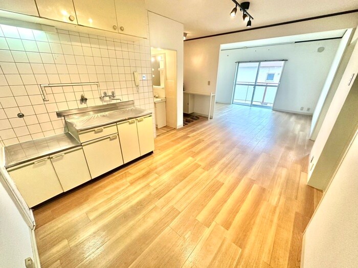岩園サニーハイツB棟の物件内観写真