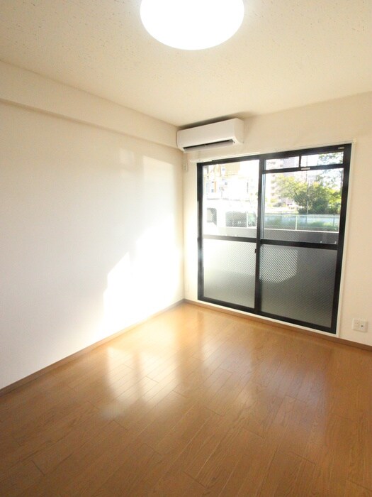 ロイヤルコ－トⅡの物件内観写真