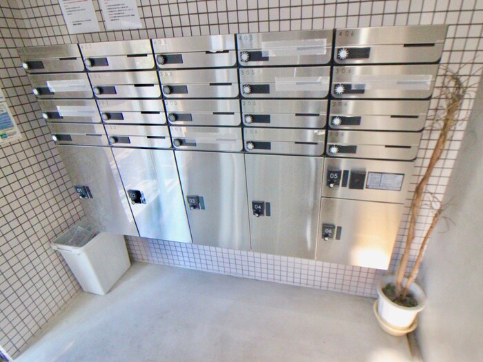 マリモマンションの物件外観写真