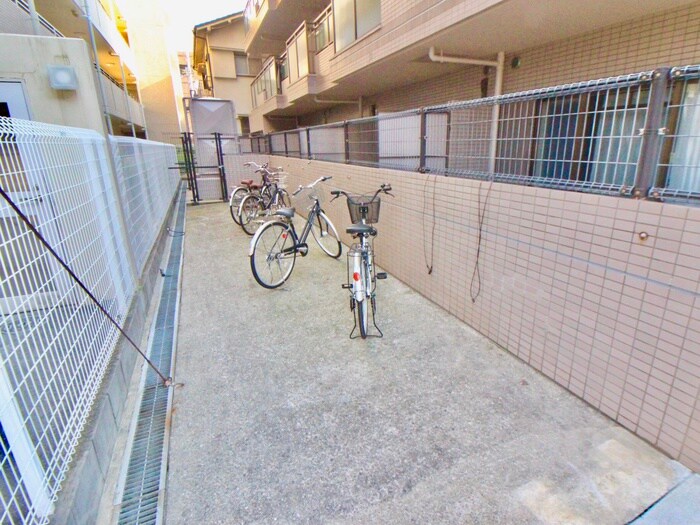 マリモマンションの物件外観写真