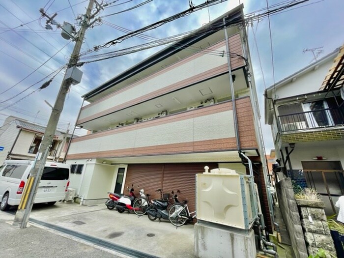 マ・クレインの物件外観写真