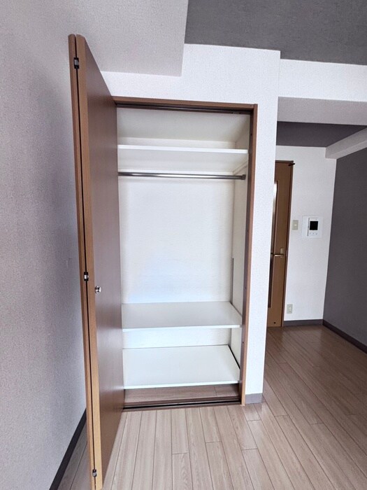 SHICATA SIX BLDG(701)の物件内観写真