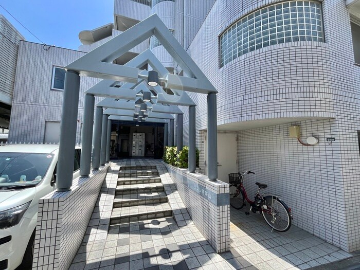 リブレ待兼山の物件外観写真