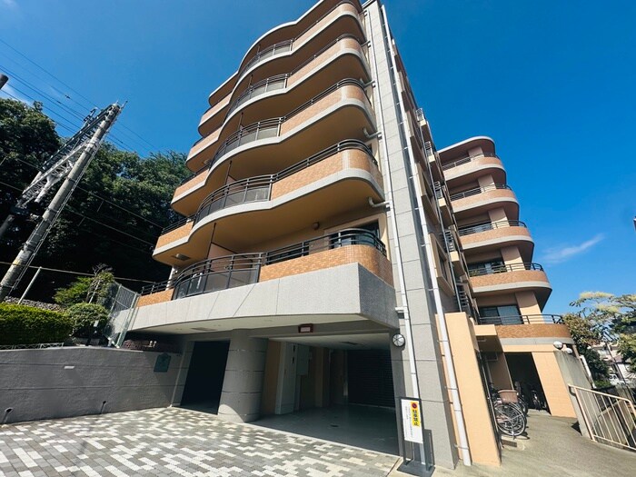 ロイヤル仁川(202)の物件外観写真