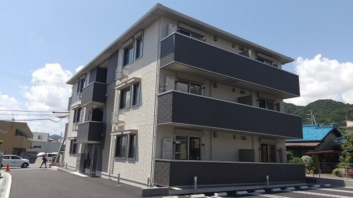 STELLA TAKASAGOの物件外観写真