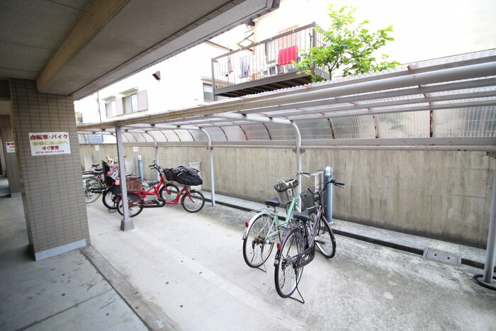 ジェントリーズ岡田の物件外観写真