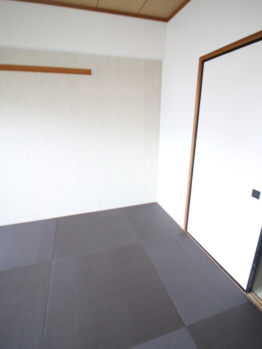 ジェントリーズ岡田の物件内観写真