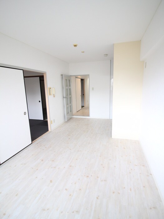ジェントリーズ岡田の物件内観写真