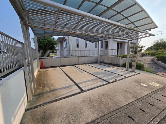 木幡南山貸家の物件外観写真