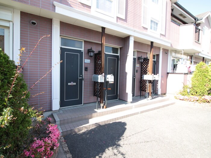 シャンドフル－ルⅡの物件外観写真