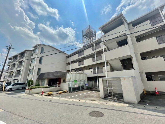 メゾン河忠の物件外観写真