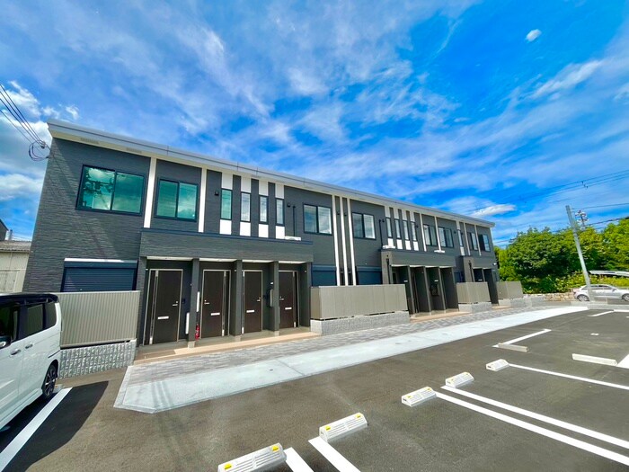 ストレリチアの物件外観写真