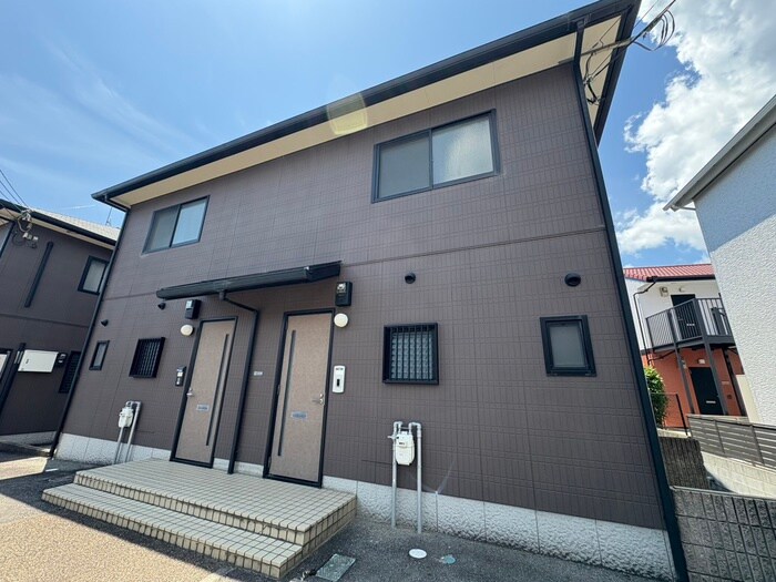 すみれテラス　Ａ棟の物件外観写真