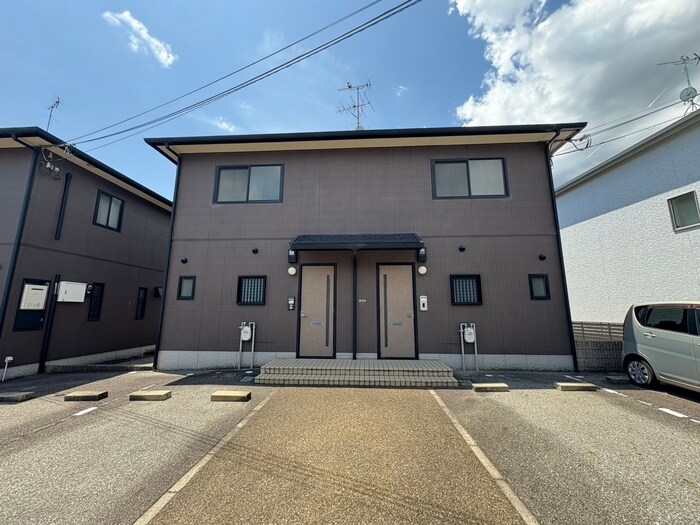 すみれテラス　Ａ棟の物件外観写真