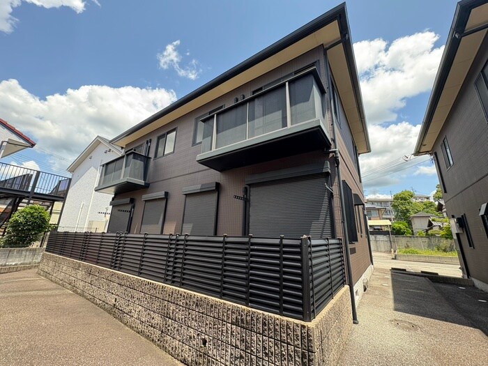 すみれテラス　Ａ棟の物件外観写真