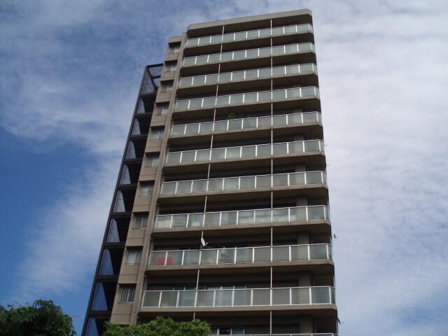 ファミ－ル西九条(1109)の物件外観写真