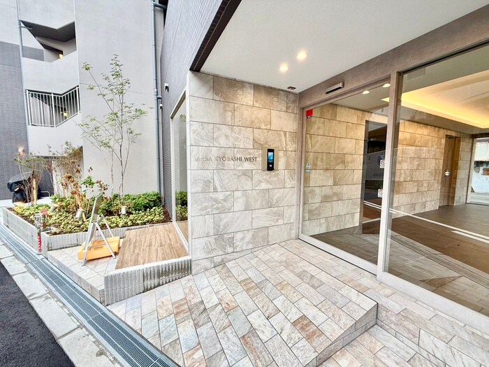 ArtizA京橋WESTの物件外観写真