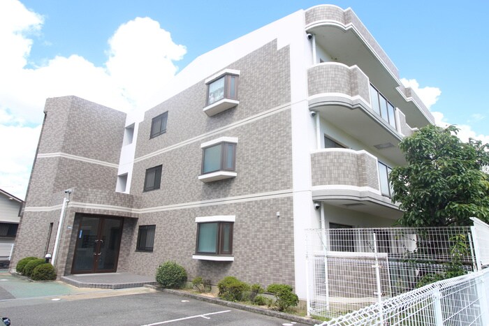 ウエストコ－トの物件外観写真