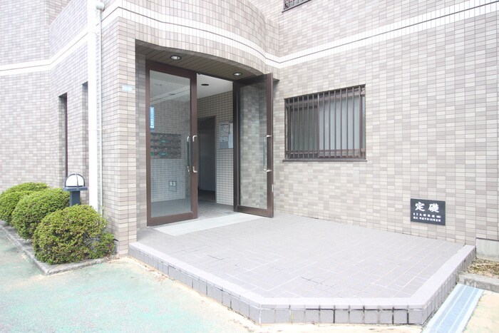 ウエストコ－トの物件外観写真