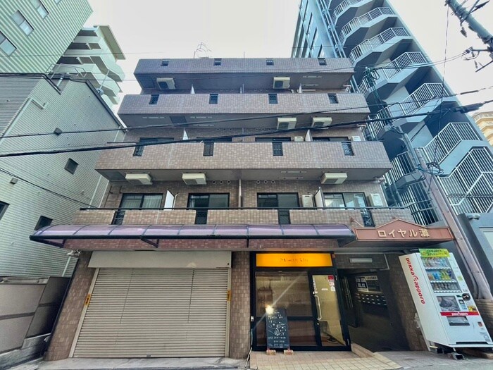 ロイヤル灘の物件外観写真