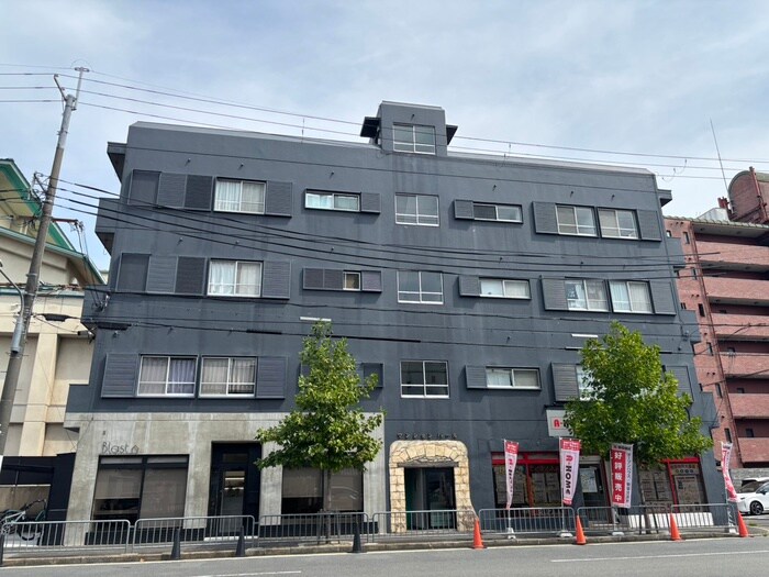 マンションパールの物件外観写真