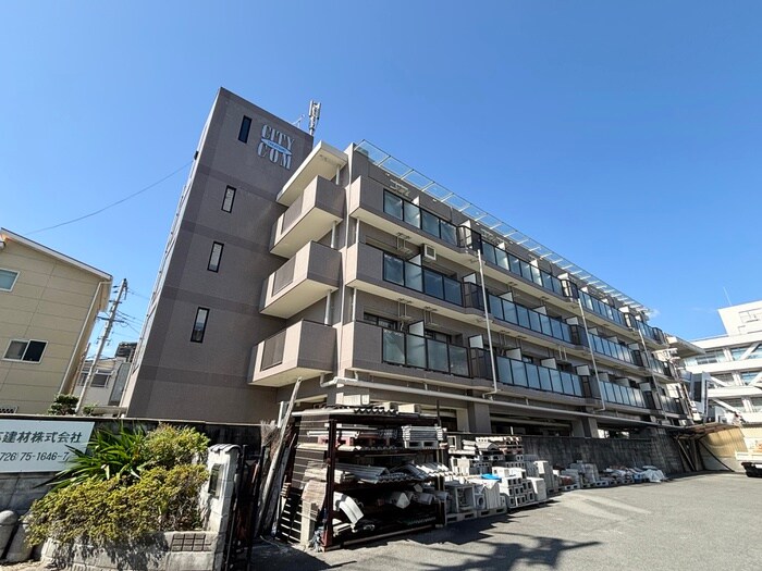 シティー・コム高槻の物件外観写真