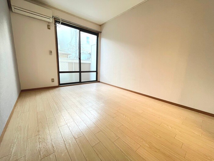 チャ－リ－ズの物件内観写真