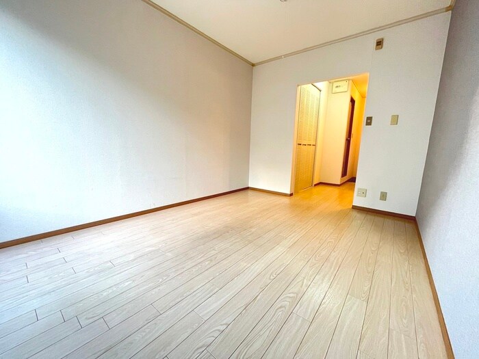 チャ－リ－ズの物件内観写真