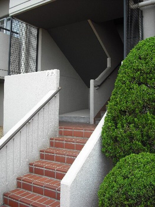 朝日ﾌﾟﾗｻﾞ生駒西二番館C棟(202)の物件外観写真