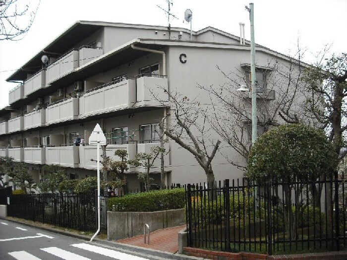 朝日ﾌﾟﾗｻﾞ生駒西二番館C棟(202)の物件外観写真