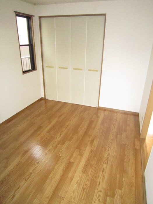 コスミックウィング小栗栖の物件内観写真