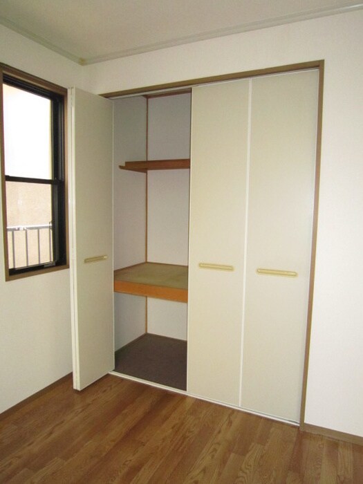 コスミックウィング小栗栖の物件内観写真