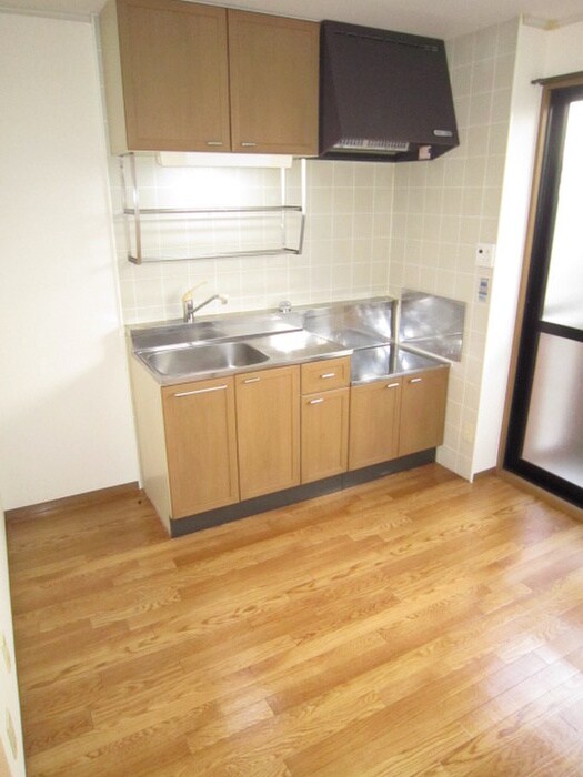 コスミックウィング小栗栖の物件内観写真