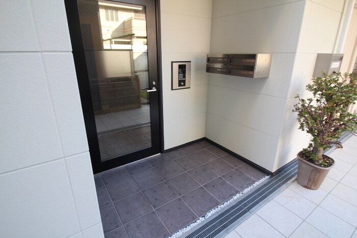 クレスト甲子園の物件外観写真