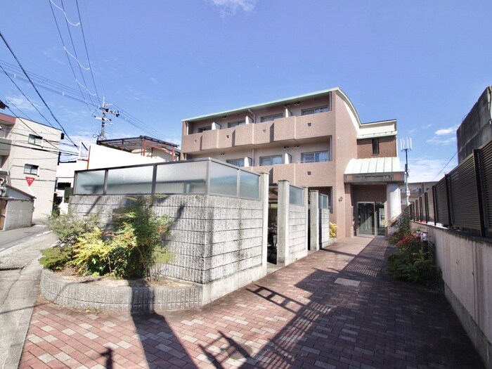 リーベン桂の物件外観写真