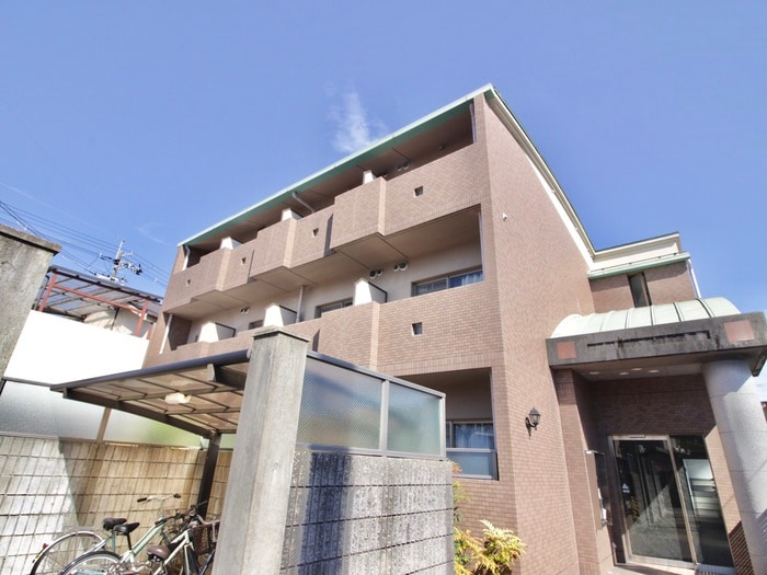 リーベン桂の物件外観写真