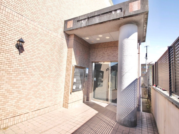 リーベン桂の物件外観写真