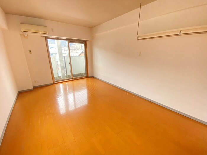 トゥモ－ル山科の物件内観写真