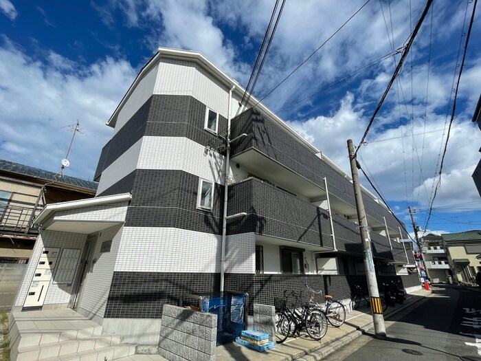 ラルーチェ千里丘の物件外観写真