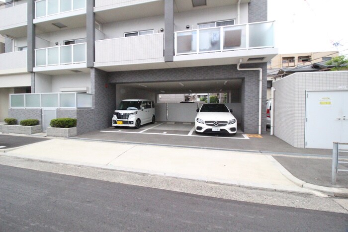 アドニス・アビコの物件外観写真