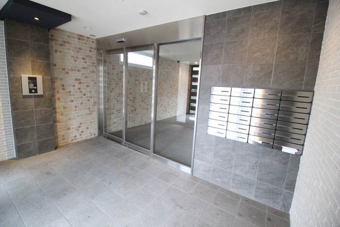 アドニス・アビコの物件外観写真